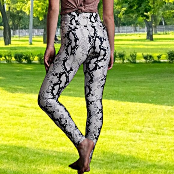 Balance Collection High-Rise Leggings Full Length Summer Snake Yoga Pants NWT - Picture 2 of 12
